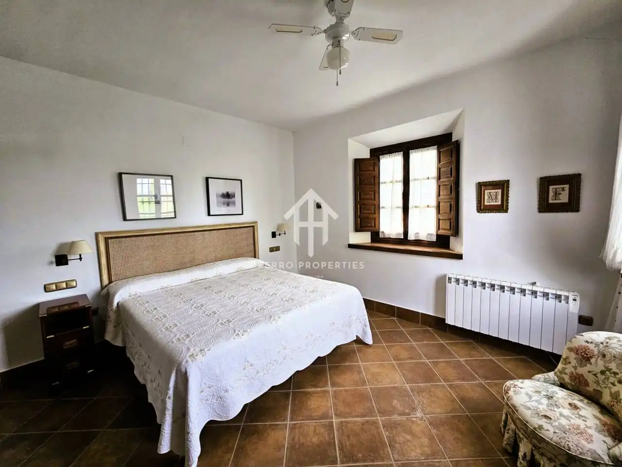 Bedroom of Houses for sale in Villanueva de Tapia  with Air Conditioner, Heating and Private garden