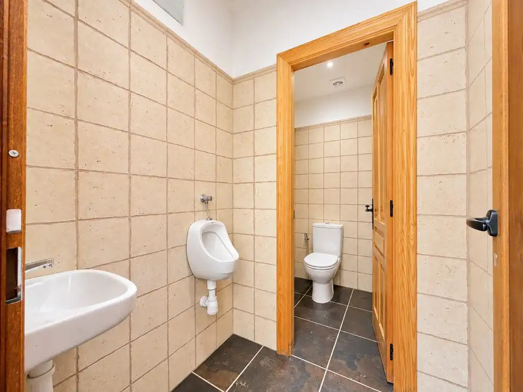 Bathroom of Buildings for sale in Fuentidueña, Segovia