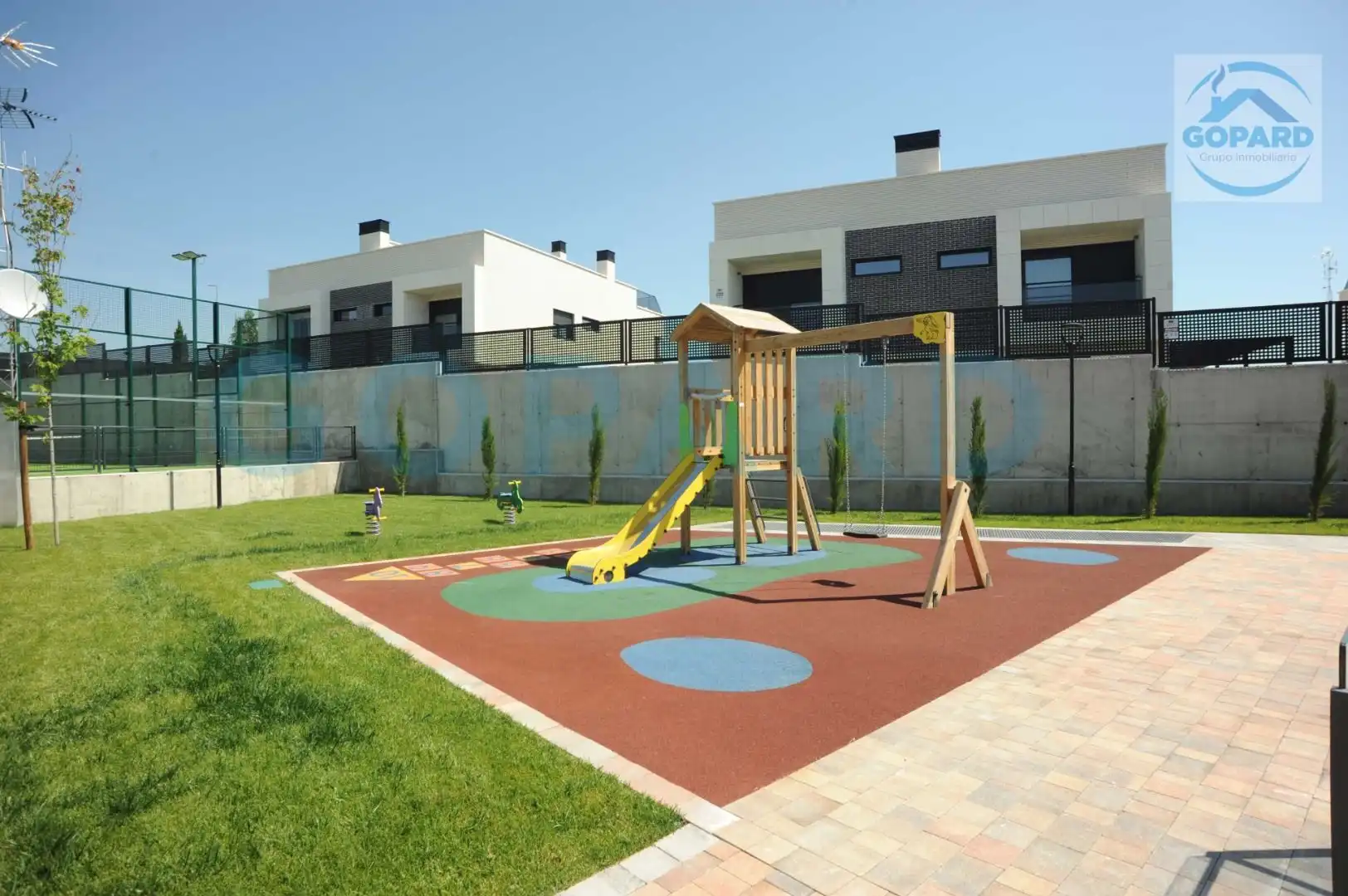 Terraza de Casa adosada de alquiler en Boadilla del Monte con Aire acondicionado, Calefacción y Jardín privado