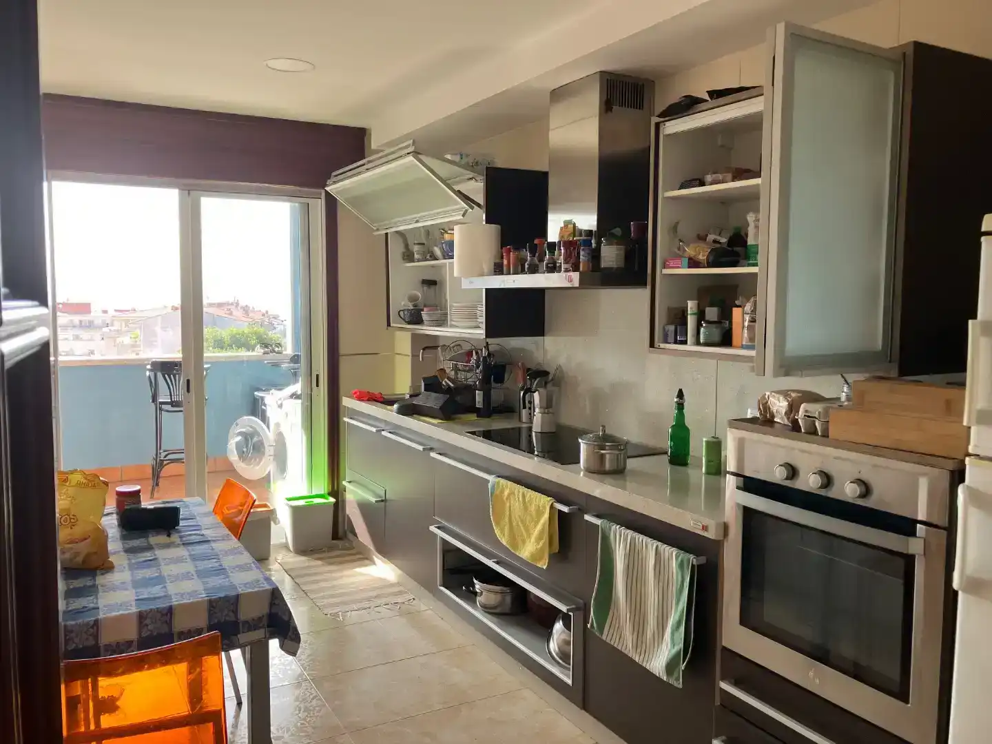 Cocina de Piso de alquiler en Cangas  con Parquet, Trastero y Amueblado