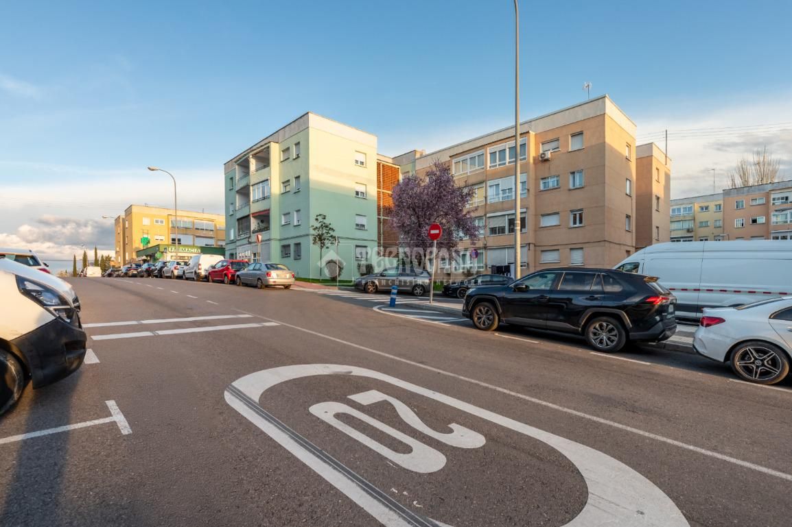 Vista exterior de Piso en venta en Majadahonda con Aire acondicionado, Calefacción y Terraza