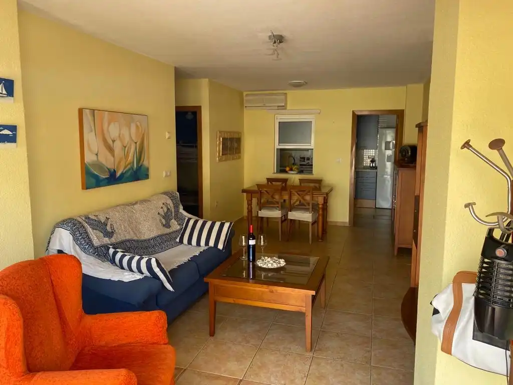 Sala d'estar de Apartament de lloguer en La Manga del Mar Menor amb Aire condicionat, Calefacció i Terrassa
