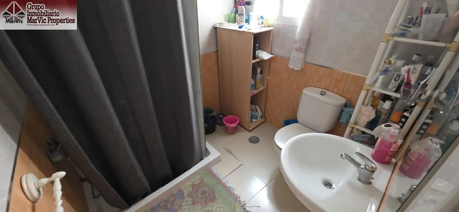 Bany de Pis en venda en Benidorm amb Terrassa i Moblat