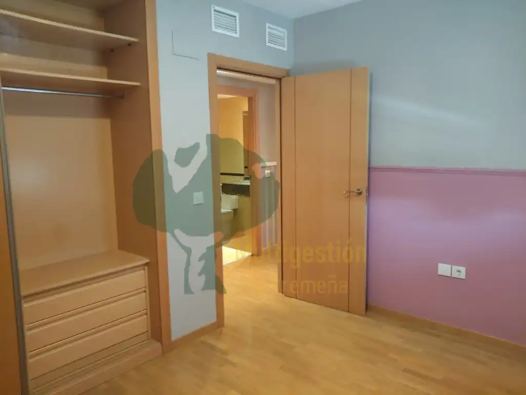 Habitación de Piso en venta en Cáceres con Aire acondicionado, Jardín privado y Piscina comunitaria