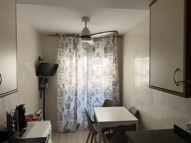 Cuina de Àtic en venda en Girona amb Calefacció, Forn i Microones