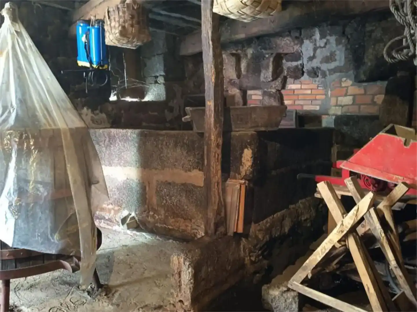 Casa adosada en venda en Leiro amb Jardí privat, Traster i Moblat