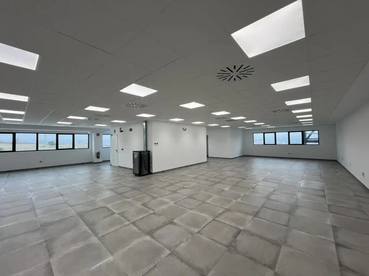 Industrial buildings for rent in Òdena  with Heating