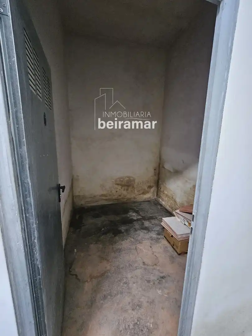 Habitación de Piso en venta en Ribeira con Calefacción, Terraza y Trastero