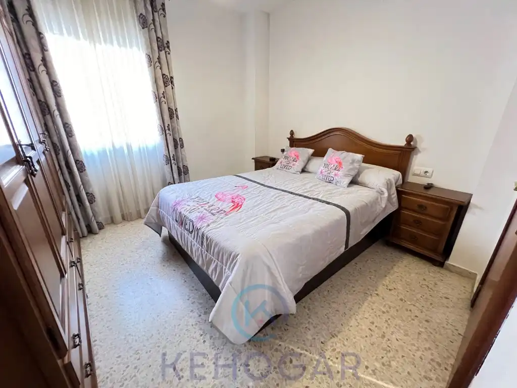 Bedroom of Flat for sale in Dos Hermanas