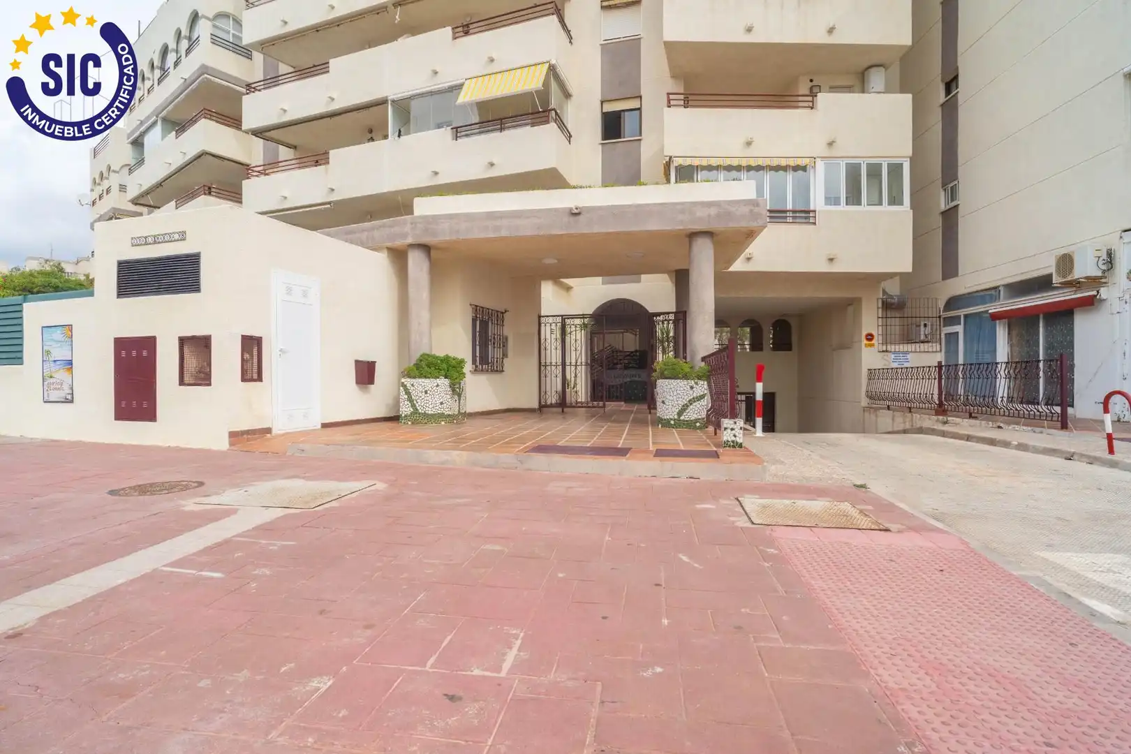 Vista exterior de Apartament en venda en Oropesa del Mar / Orpesa amb Terrassa, Moblat i Piscina comunitària