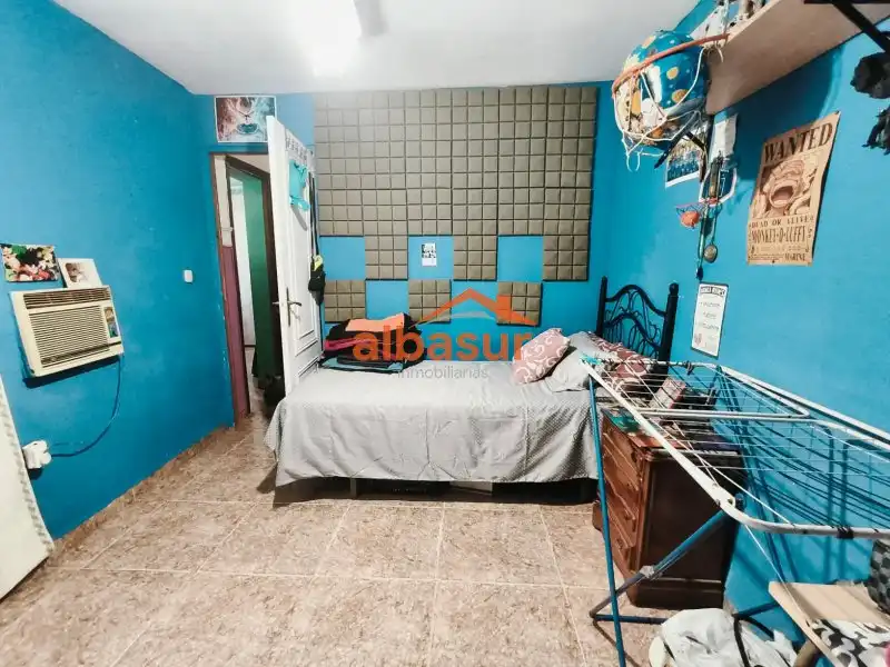 Dormitori de Casa adosada en venda en Córdoba amb Aire condicionat, Terrassa i Traster