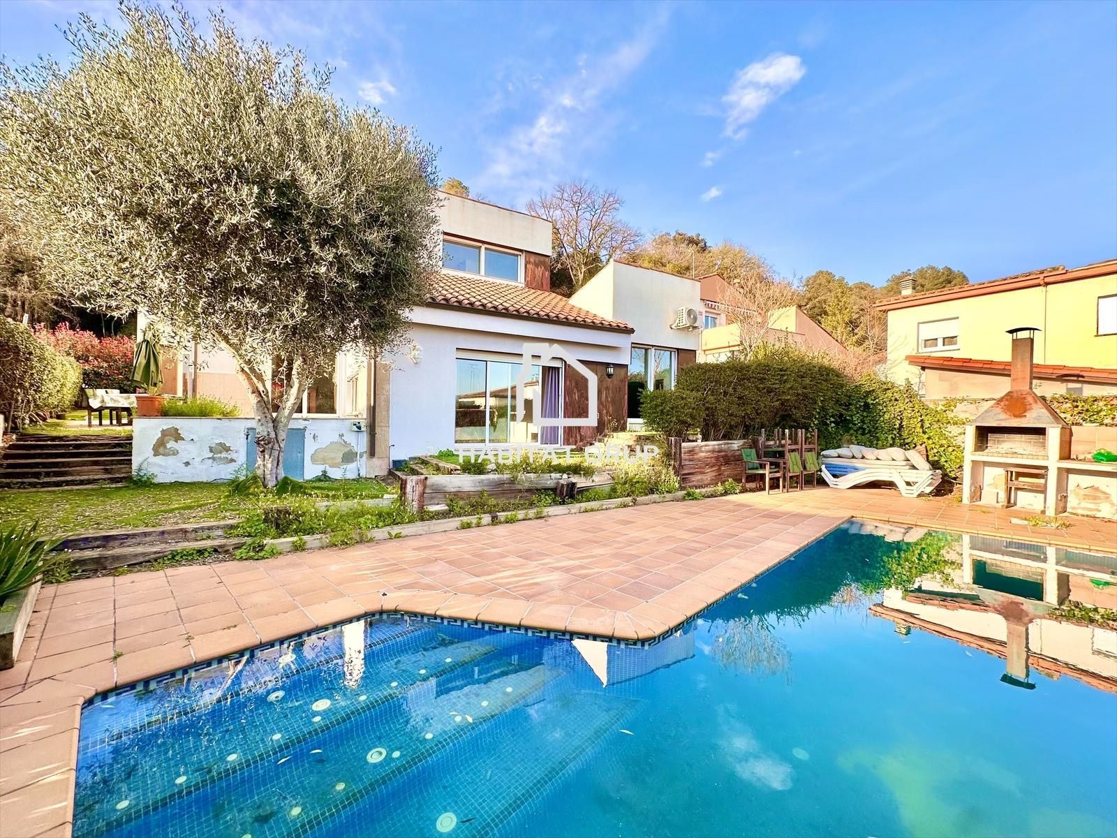 Garden of House or chalet for sale in Medinyà  with Air Conditioner, Heating and Private garden