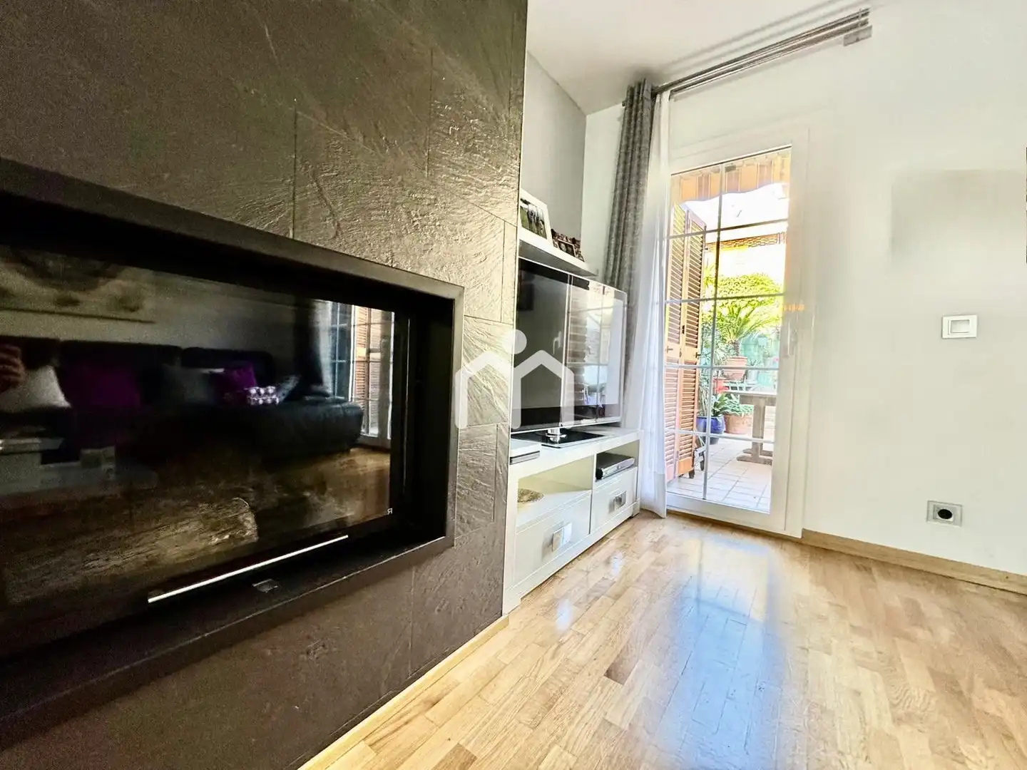 Sala d'estar de Casa o xalet en venda en Badalona amb Aire condicionat, Calefacció i Jardí privat