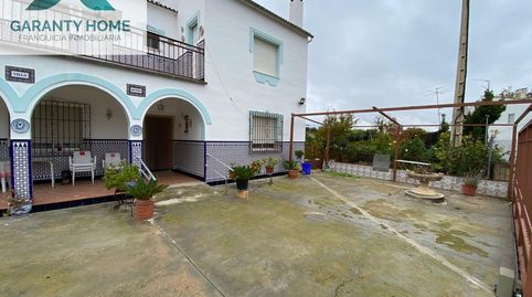 Chalet con parcela de 2.500 m2 en Fuente del Río, Cabra