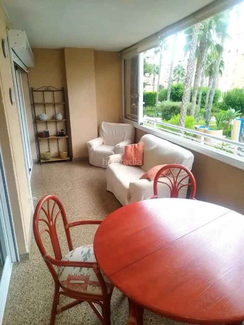 Apartament amb piscina de lloguer a Avenida Santander 31