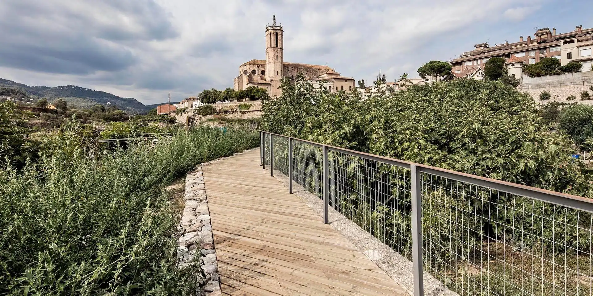Vista exterior de Casa o xalet en venda en Caldes de Montbui amb Aire condicionat, Calefacció i Jardí privat