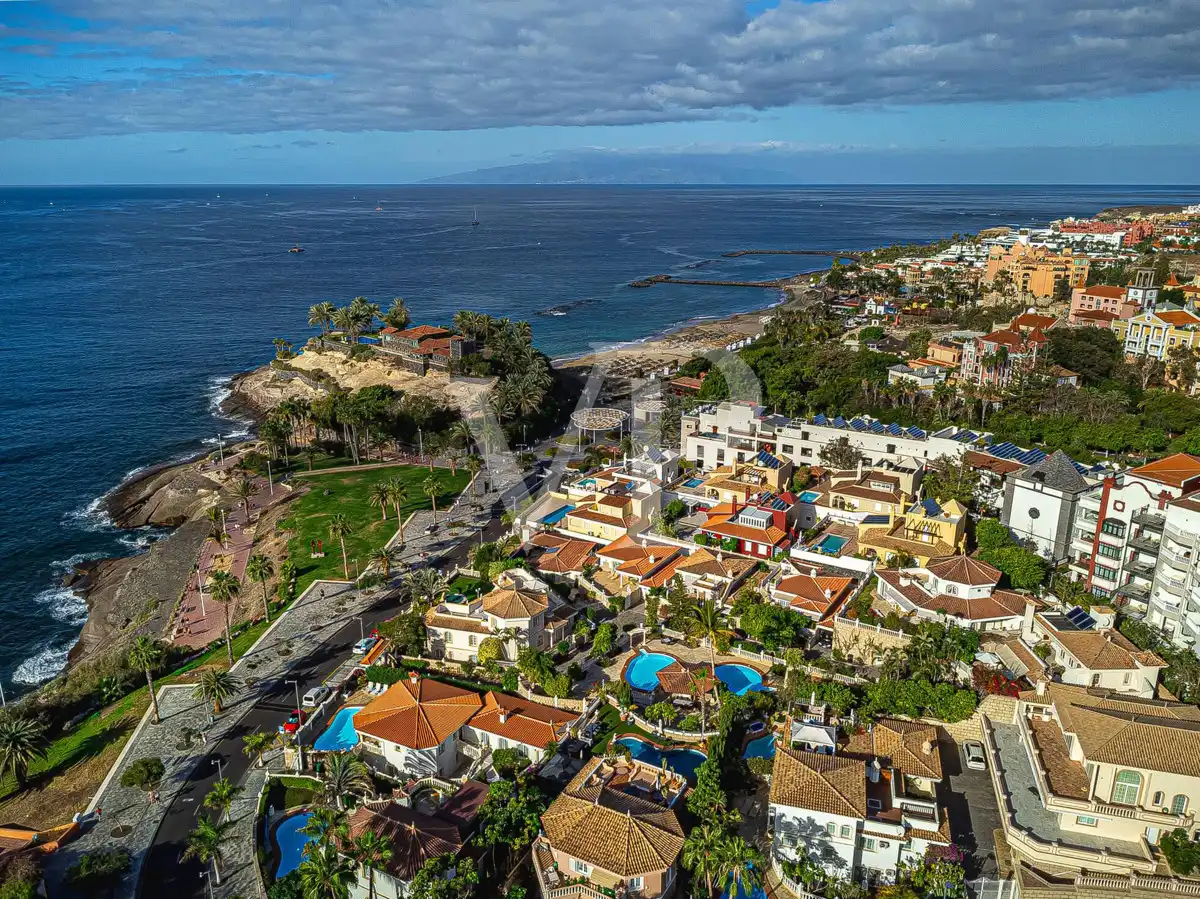 Houses for sale in Playa del Duque