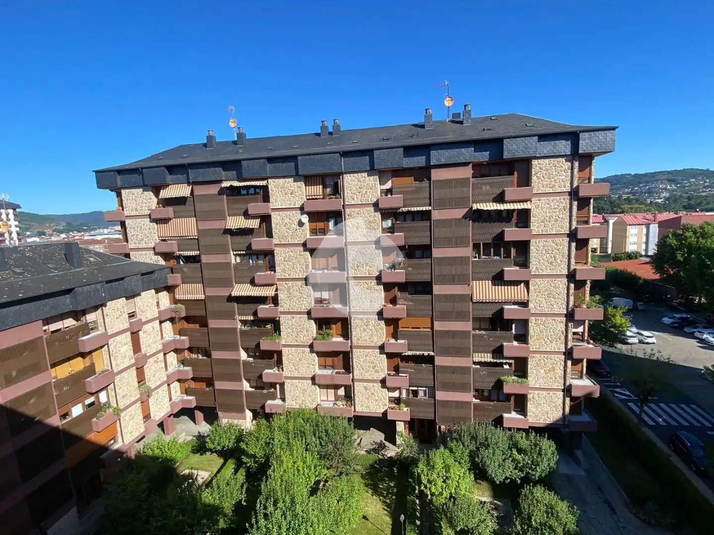 Außenansicht von Wohnung zum Verkauf in Ourense Capital  mit Heizung, Terrasse und Abstellraum