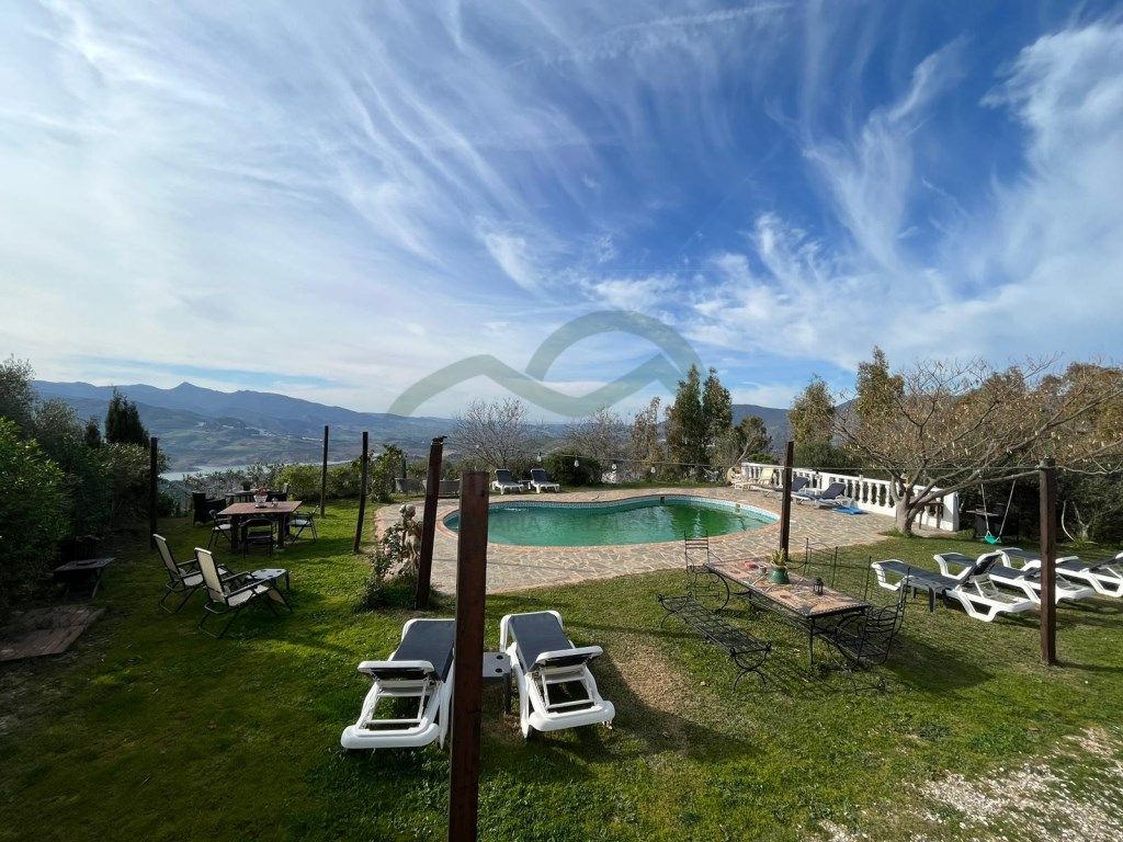 Swimming pool of Building for sale in El Gastor