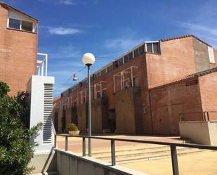 Vista exterior de Casa adosada en venda en Reus amb Piscina