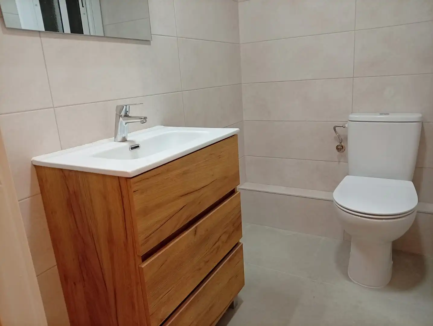 Bany de Pis en venda en Cerdanyola del Vallès amb Parquet, Forn i Rentadora