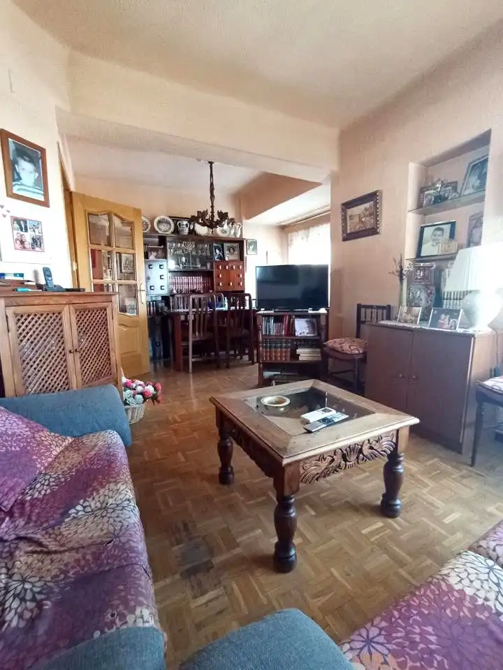 Sala d'estar de Pis en venda en Madrid amb Aire condicionat, Calefacció i Parquet