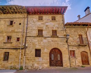 Vista exterior de Casa adosada en venda en Lakuntza amb Balcó