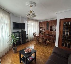 Photo 2 of Flat for sale in Calle Reyes Católicos, Centro, Burgos