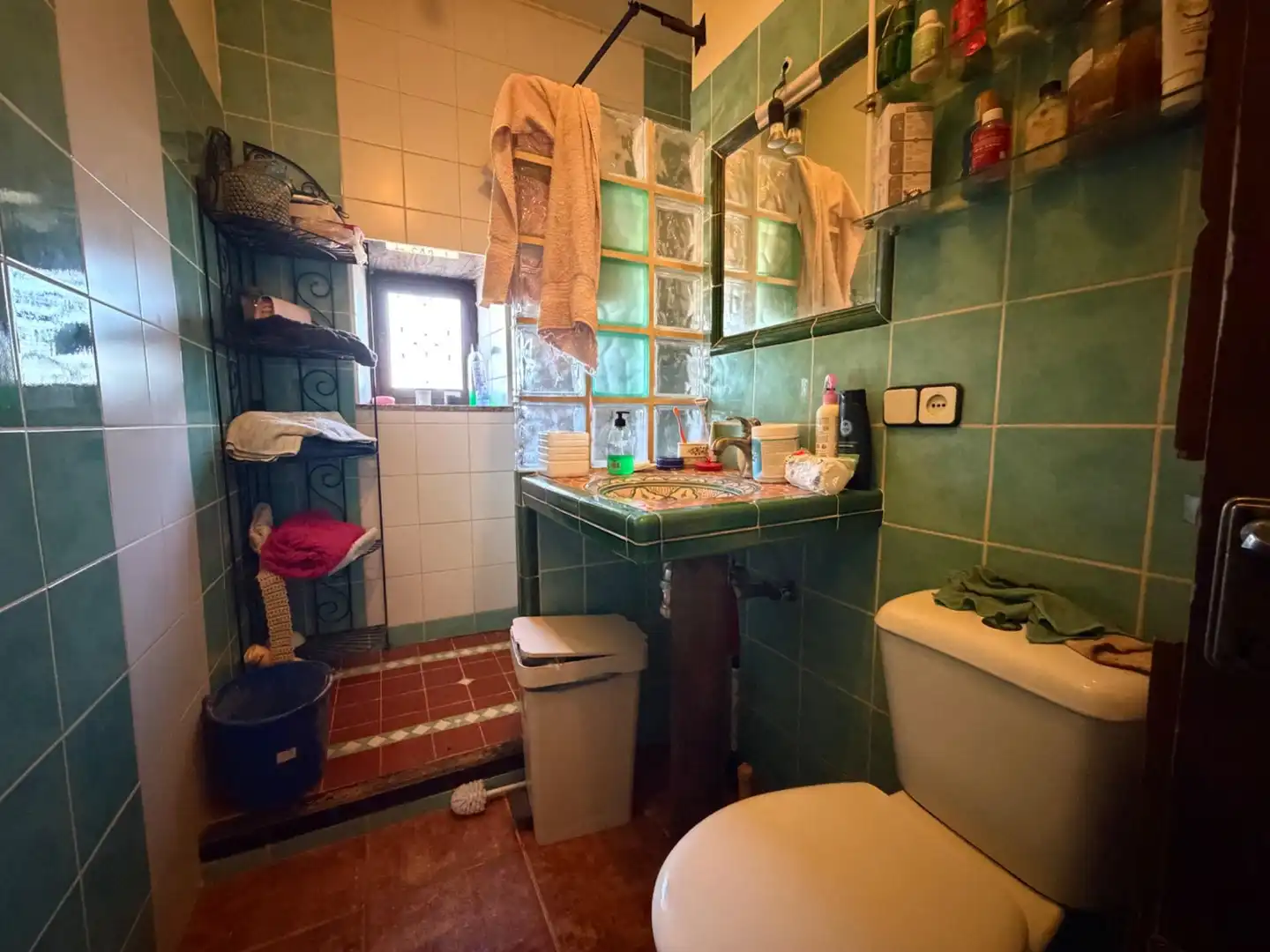 Bany de Casa o xalet en venda en Villar del Arzobispo amb Jardí privat, Terrassa i Traster