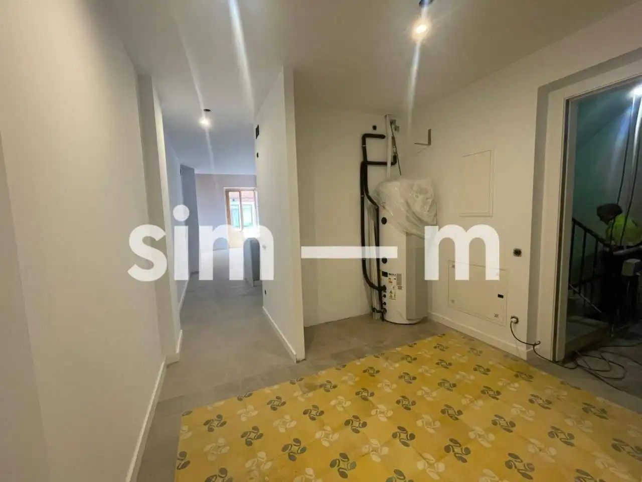 Flat for sale in Vic  with Air Conditioner, Heating and Balcony