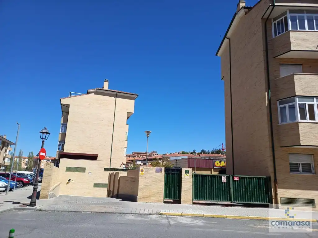 Garaje de alquiler en Calle Mancebo De Arevalo, 15, Sur
