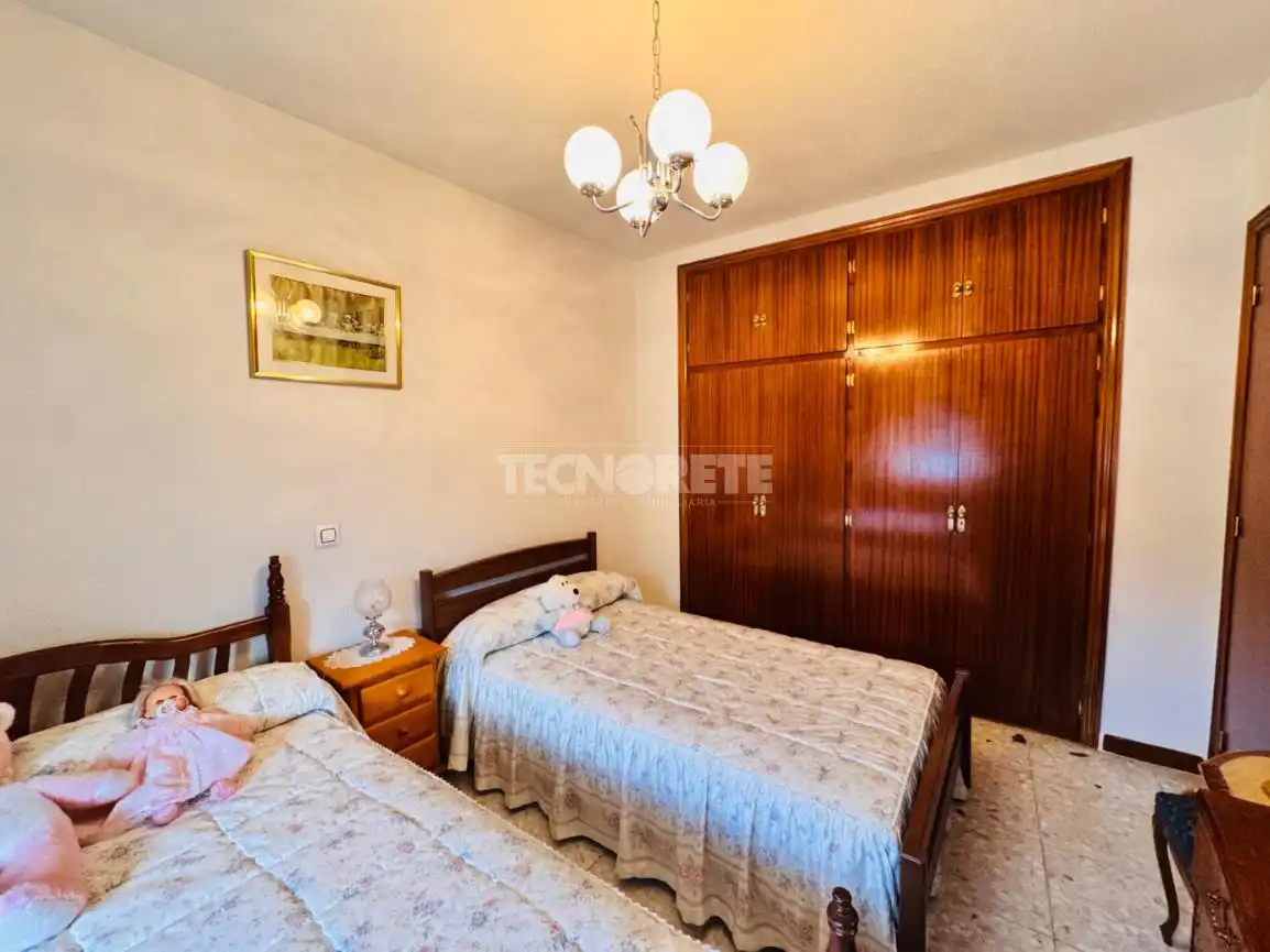 Dormitori de Casa adosada en venda en El Real de San Vicente amb Calefacció i Terrassa