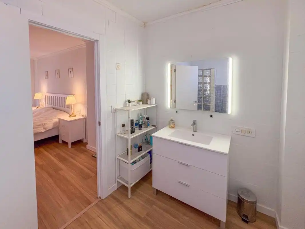 Casa rústica con terraza en venta en Carrer les Amèriques, imagen 12