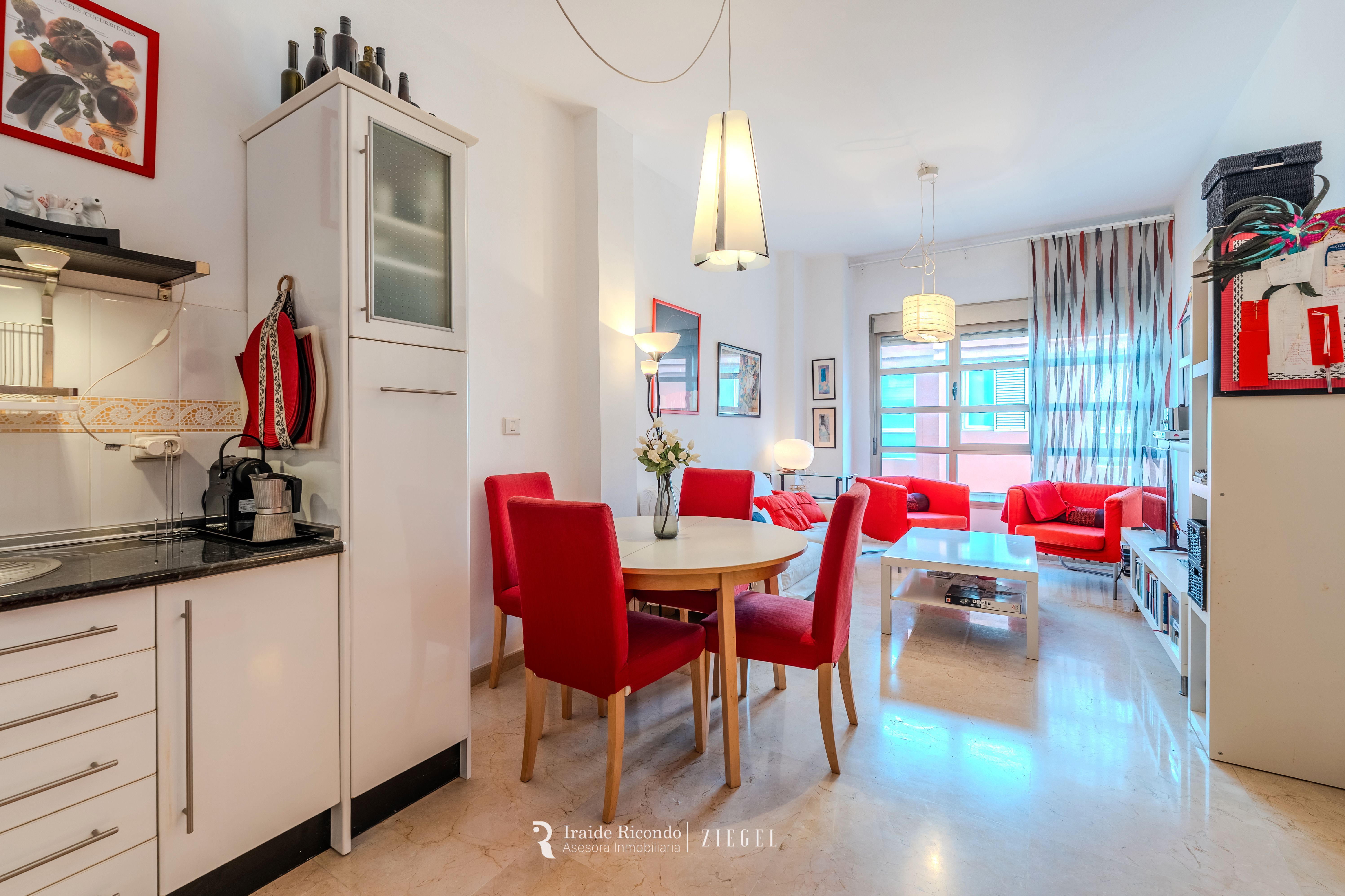 Vista exterior de Pis en venda en Las Palmas de Gran Canaria amb Moblat