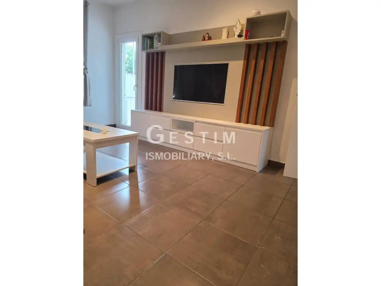 Sala de estar de Piso en venta en Vic con Calefacción, Trastero y Balcón