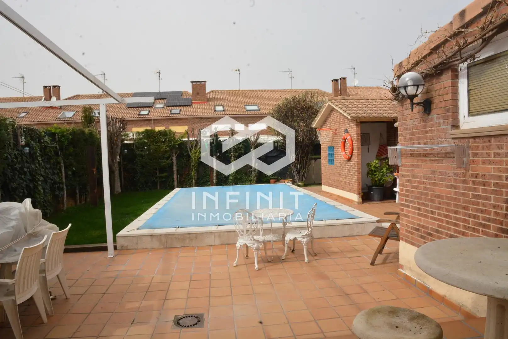Casa adosada en venta en Villanueva de la Torre