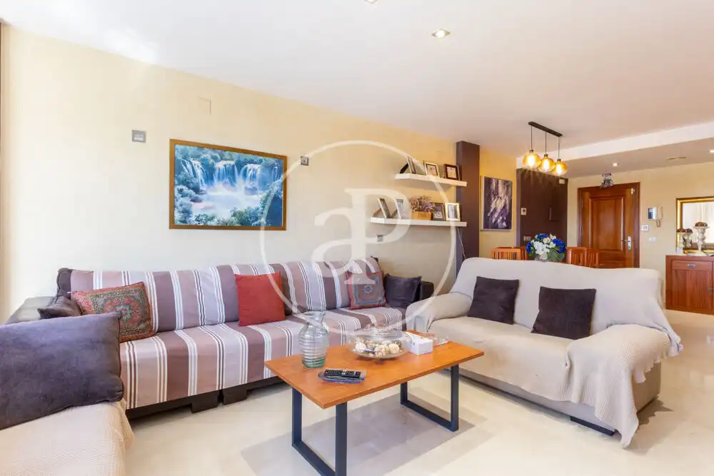 Piso en venta en Avinguda Cardenal Vicent Enrique I Tarancó, Piscinas