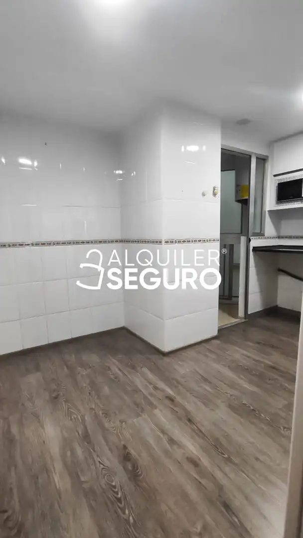 Wohnung zur Miete in Valencia mit Klimaanlage und Terrasse