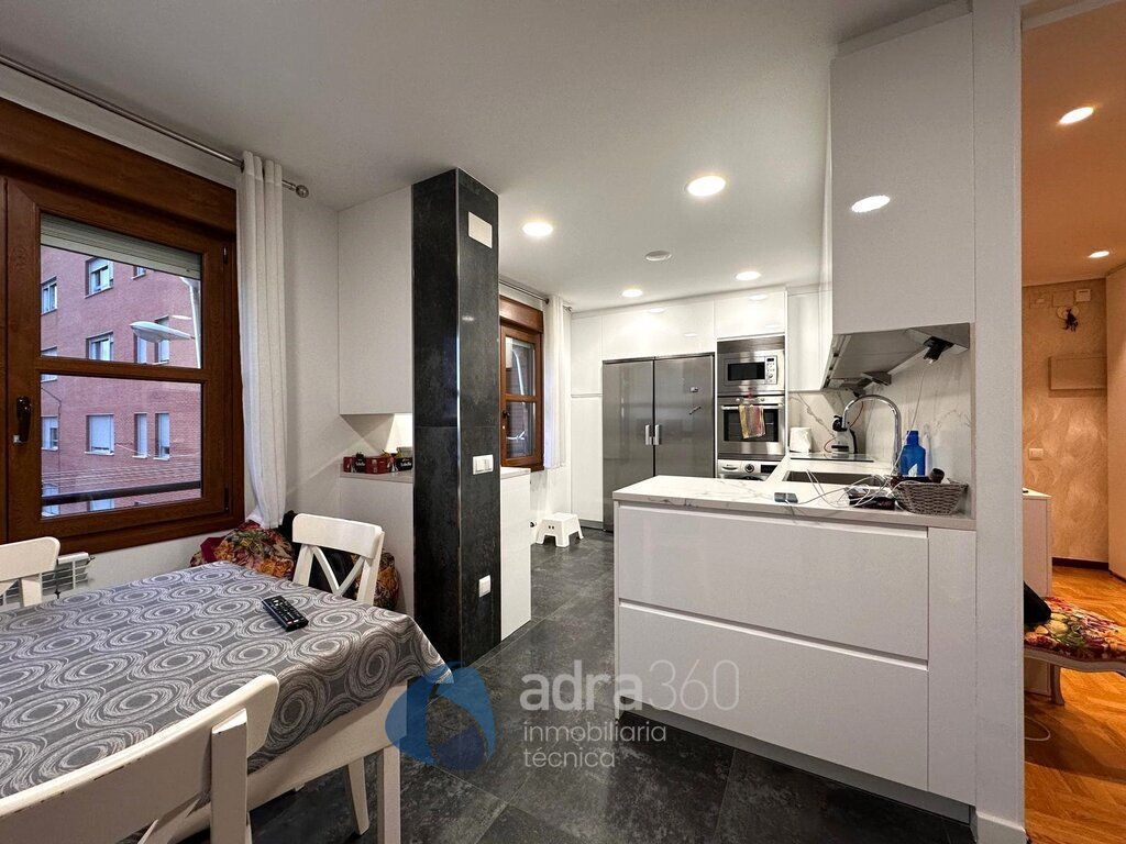 Kitchen of Flat for sale in  Logroño  with Heating and Storage room