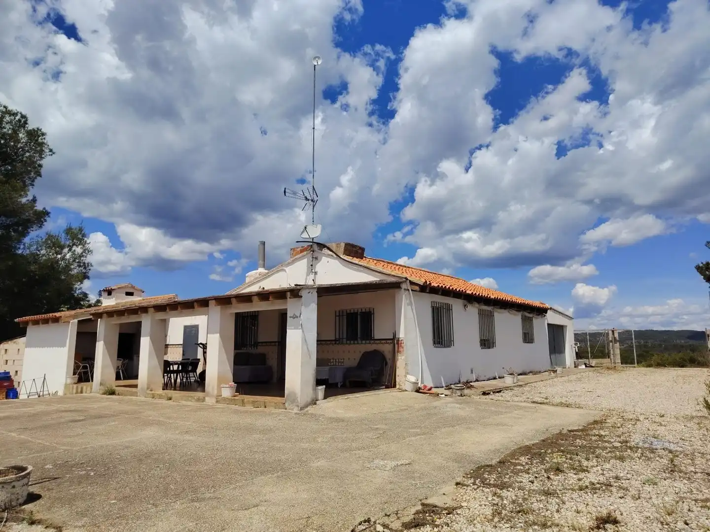 Exterior view of Houses for sale in Navarrés  with Air Conditioner, Private garden and Storage room