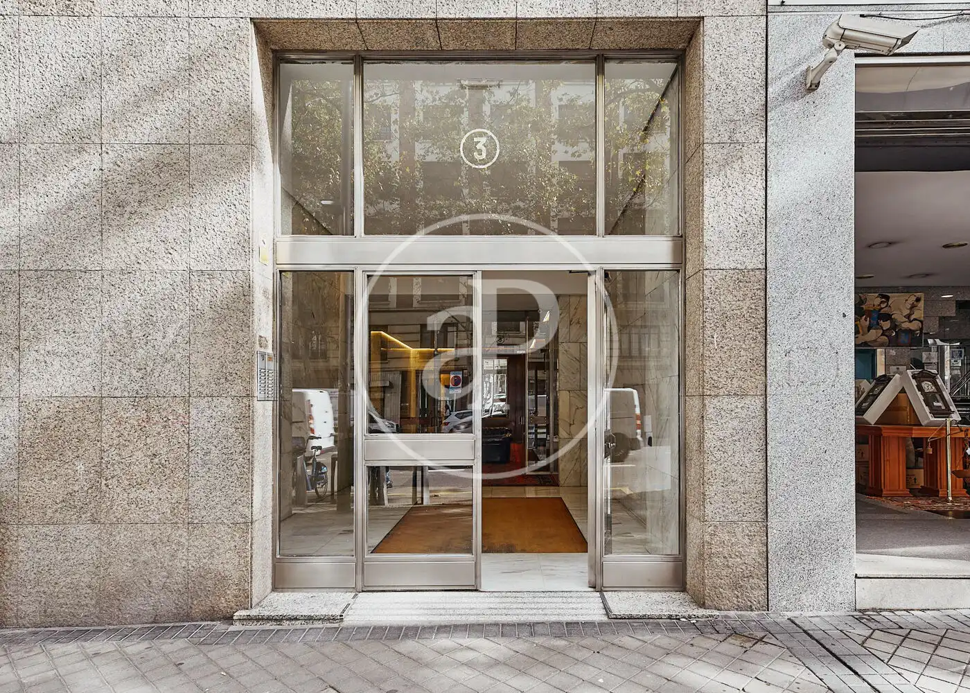 Außenansicht von Wohnung zum Verkauf in Madrid mit Klimaanlage, Heizung und Terrasse