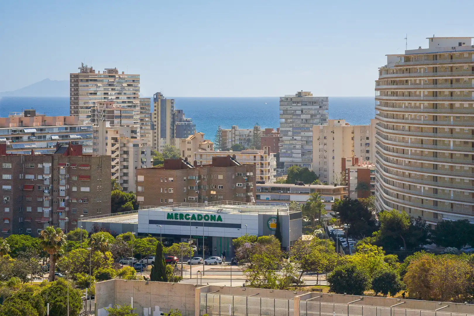 Vista exterior de Piso en venta en Alicante / Alacant con Aire acondicionado, Terraza y Amueblado