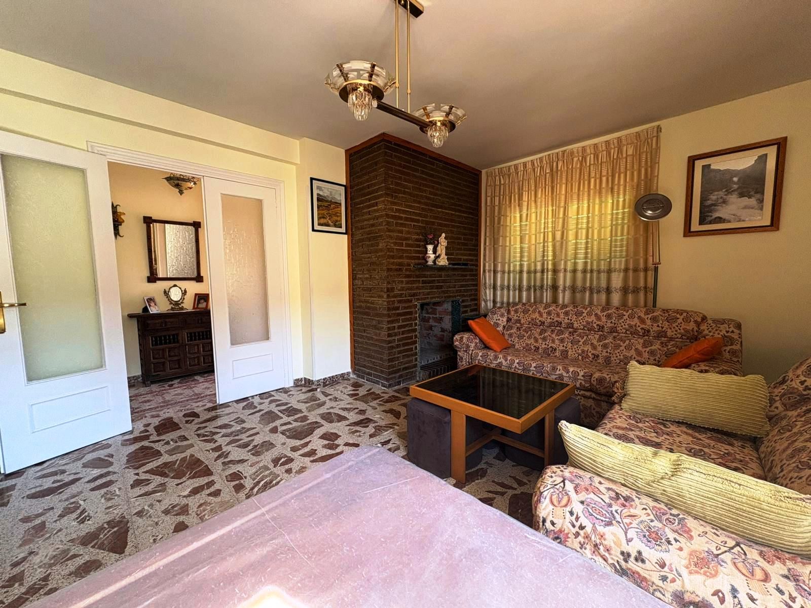 Living room of House or chalet for sale in Casarrubios del Monte  with Heating, Private garden and Terrace