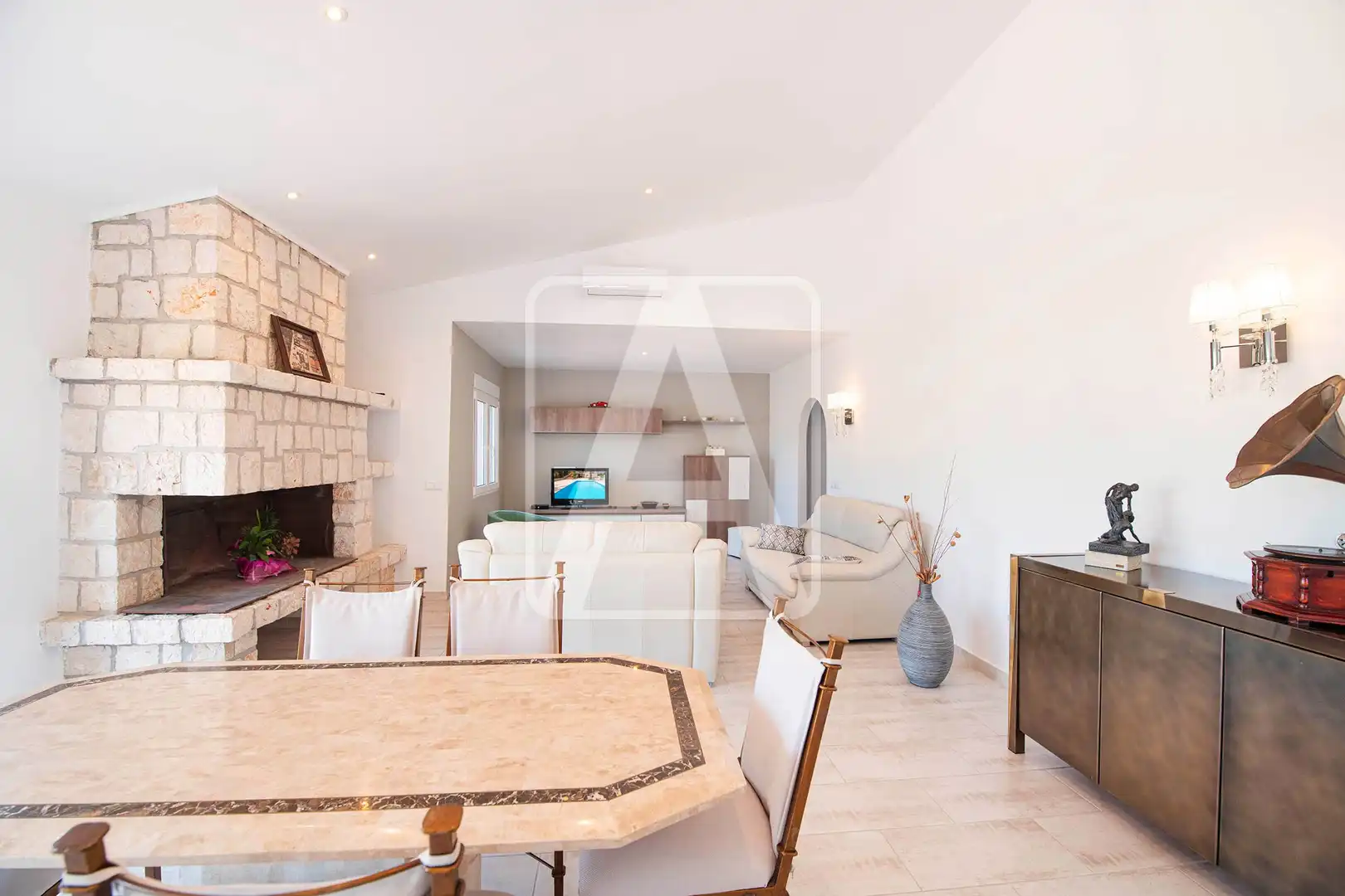 Sala d'estar de Casa o xalet en venda en Calpe / Calp amb Aire condicionat, Calefacció i Jardí privat