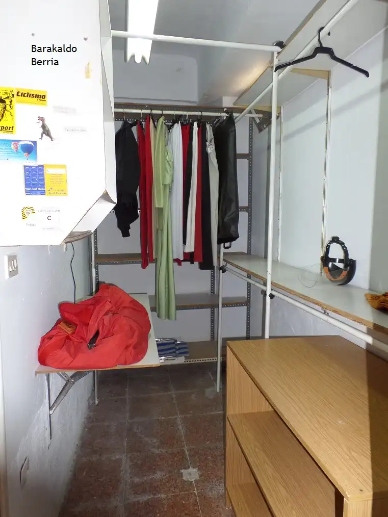 Dormitori de Local en venda en Barakaldo 