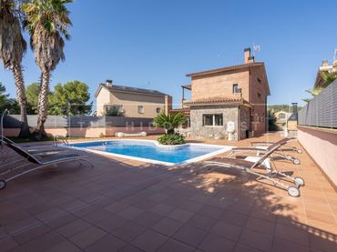 Casa con balcón en venta en Viladecavalls