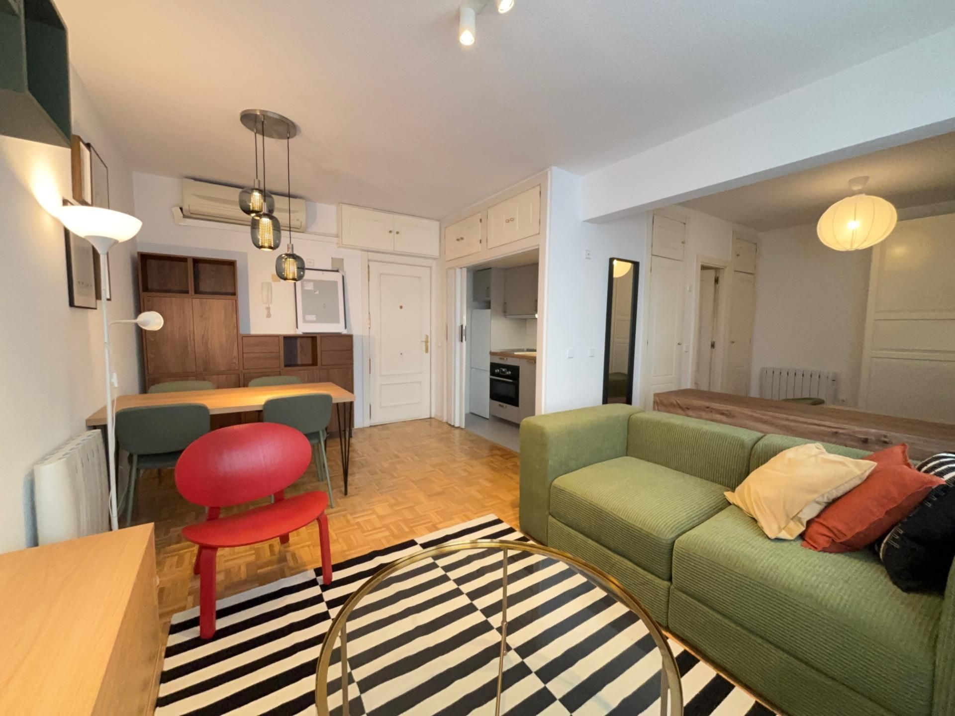 Living room of Study to rent in  Madrid Capital  with Air Conditioner and Furnished