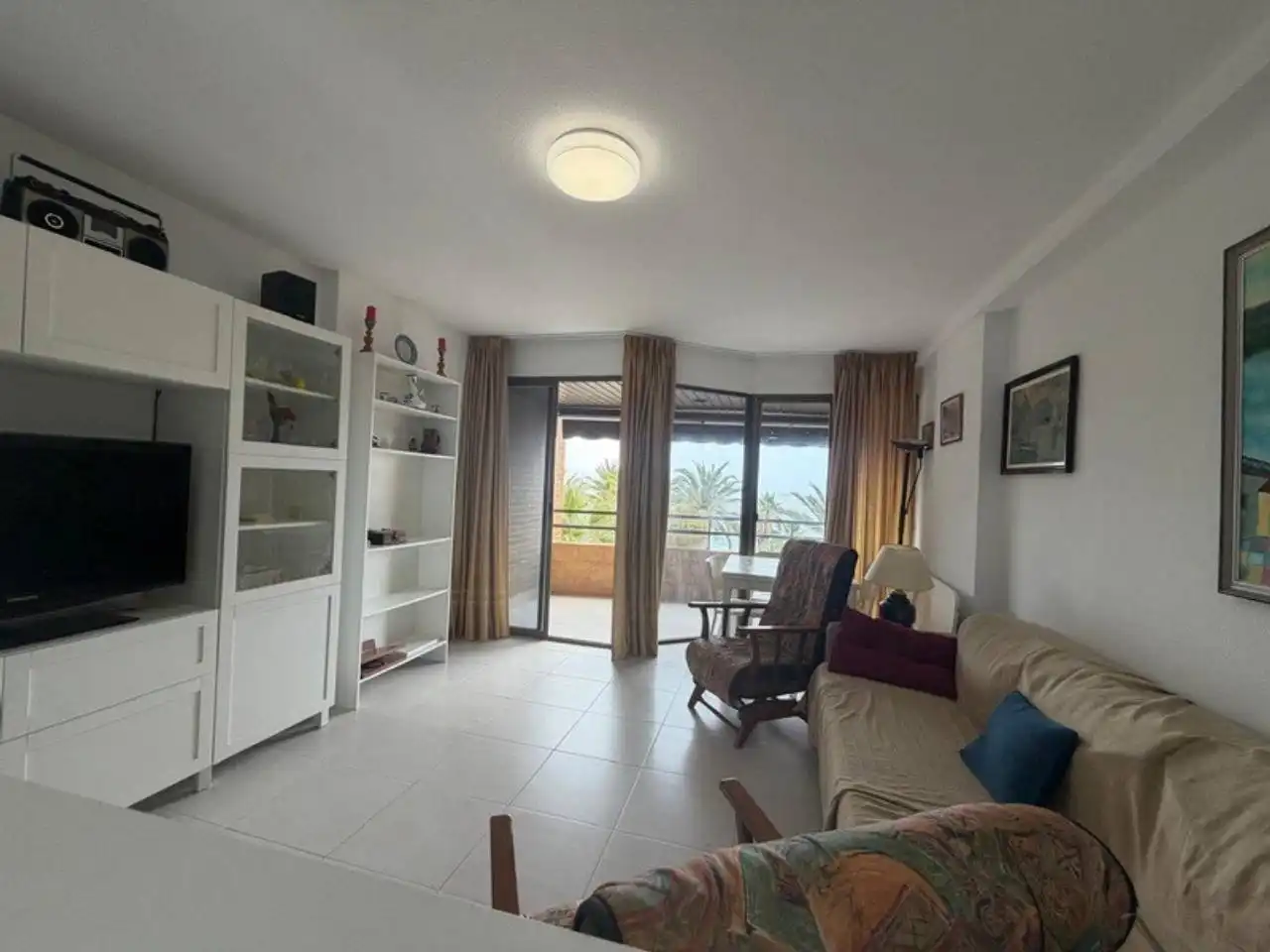 Sala de estar de Apartamento en venta en Almuñécar con Terraza, Amueblado y Piscina comunitaria