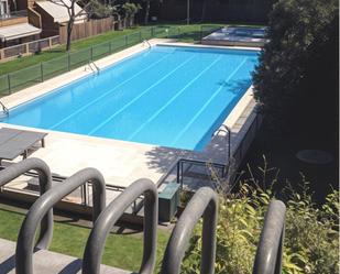 Swimming pool of Flat to rent in  Madrid Capital  with Heating, Terrace and Community pool