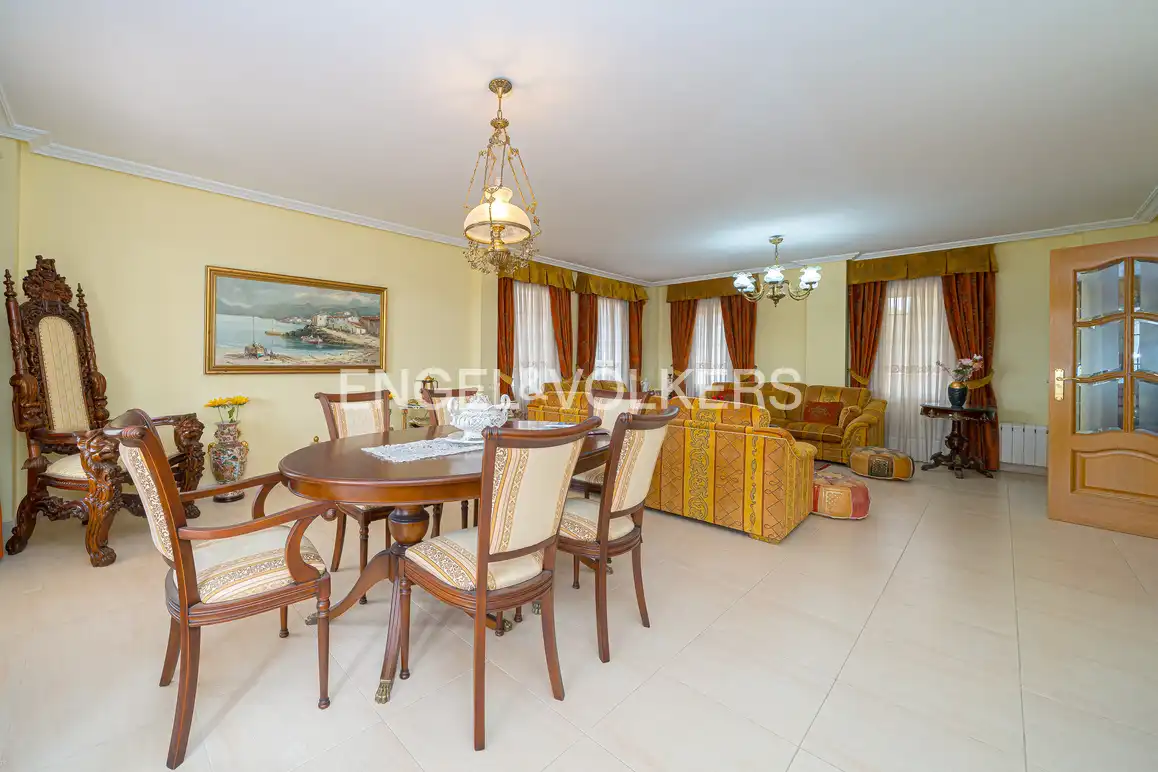 Casa con piscina en venta en Urbanizaciones, imagen 9